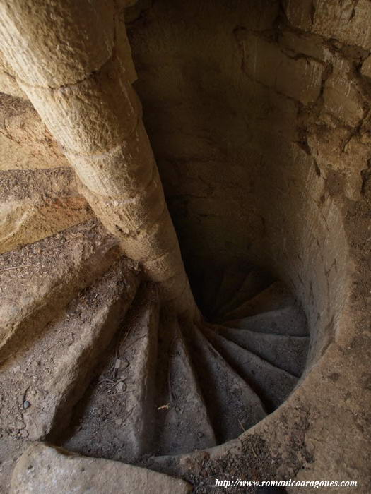 ESCALERA DE CARACOL EDIFICADA DENTRO DE LA TORRE